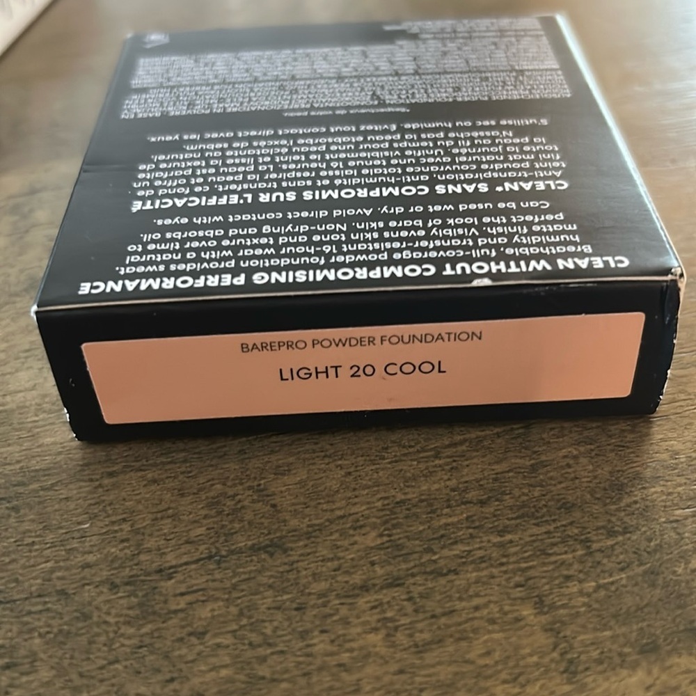 NEW IN BOX - bareMinerals BAREPRO Powder Foundation in shade: light 20 COOL